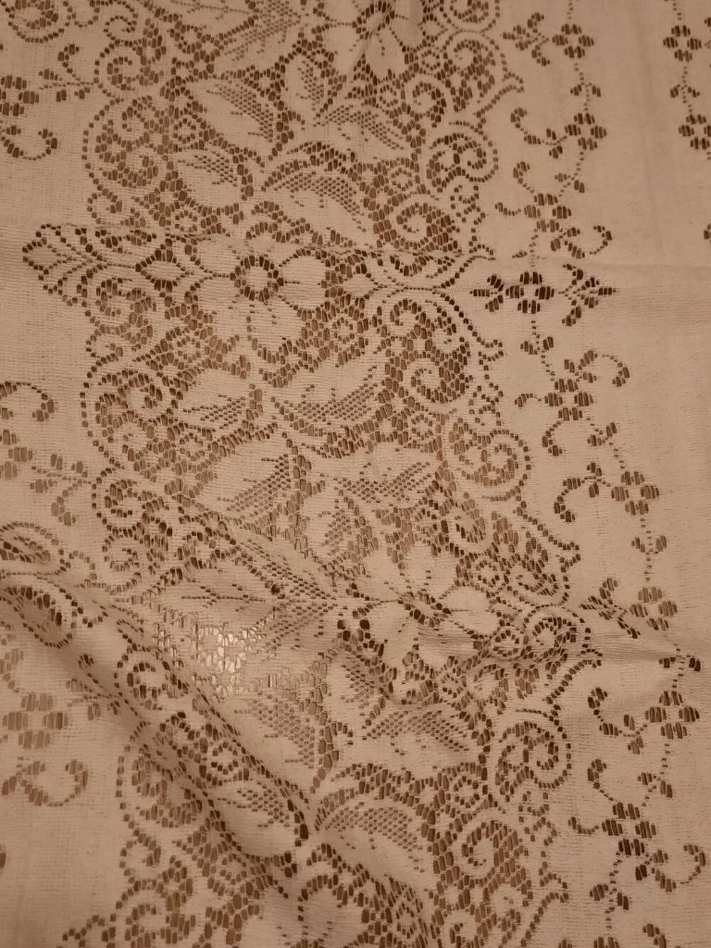 Vintage Off White Floral Lace Tablecloth 67x116 Rectangular Scalloped Edge